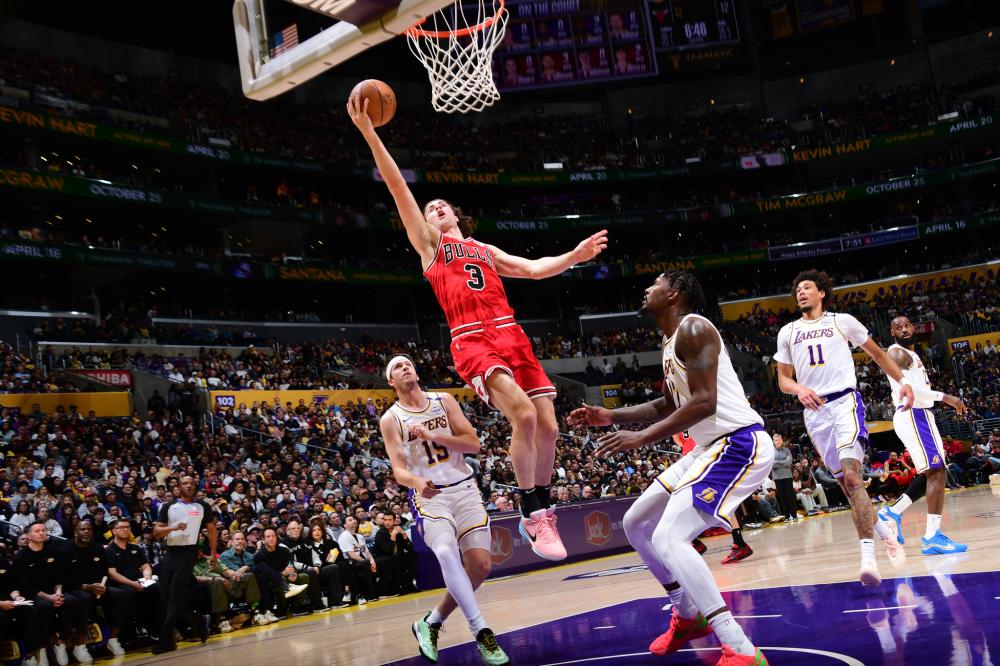 场上表现被 场上表现被